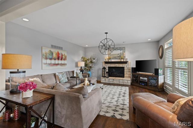 2159 Oak Drive, Crystal Lake Park, MO 63131