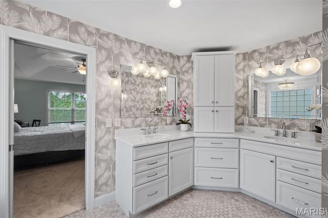 2159 Oak Drive, Crystal Lake Park, MO 63131