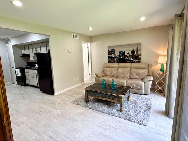 12900 Walden Road 505, Montgomery, TX 77356