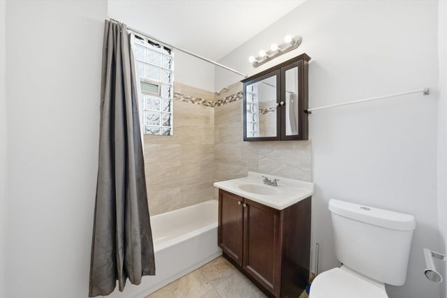 7242 S May Street 2, Chicago, IL 60621