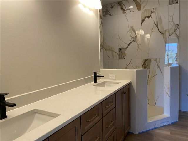 27604 E 128th Court, Lee's Summit, MO 64086