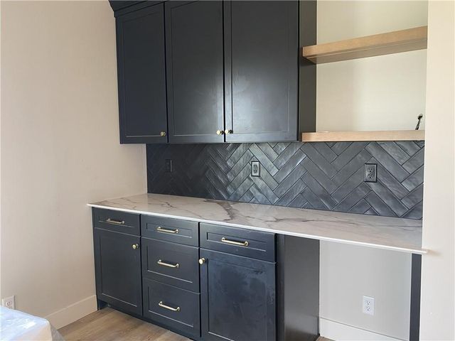27604 E 128th Court, Lee's Summit, MO 64086