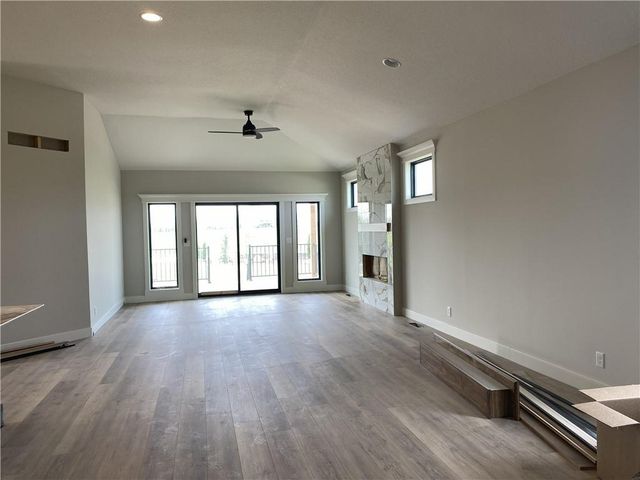 27604 E 128th Court, Lee's Summit, MO 64086