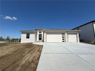27604 E 128th Court, Lee's Summit, MO 64086