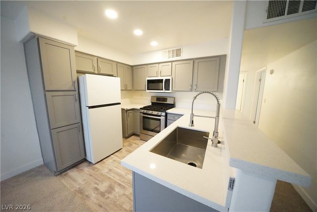 5710 East Tropicana Avenue 2028, Las Vegas, NV 89122