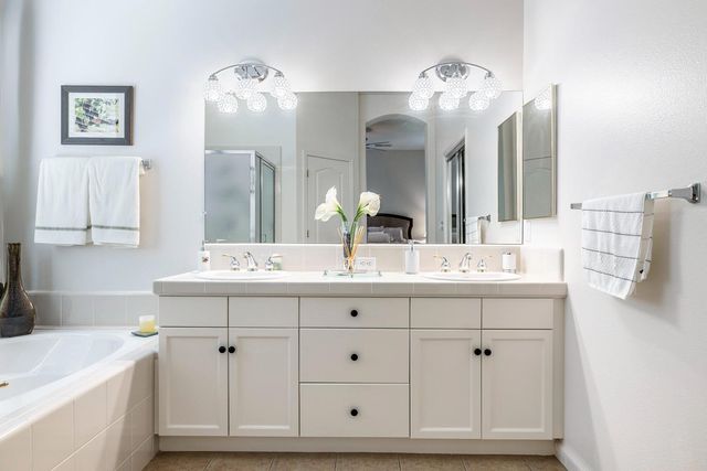 2549 Whiteash Avenue, Clovis, CA 93619