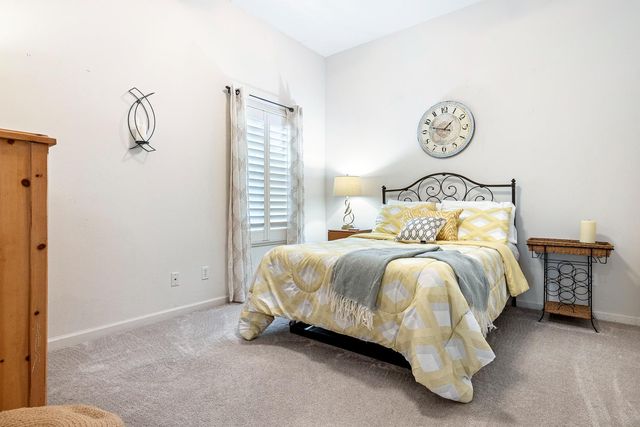 2549 Whiteash Avenue, Clovis, CA 93619