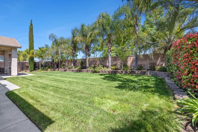 2549 Whiteash Avenue, Clovis, CA 93619
