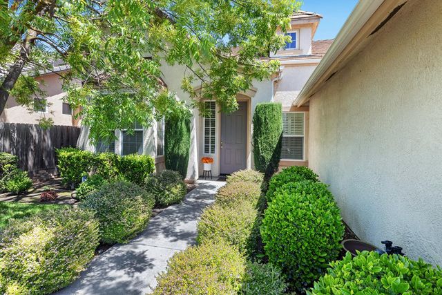2549 Whiteash Avenue, Clovis, CA 93619