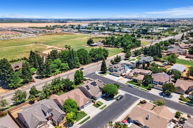 2549 Whiteash Avenue, Clovis, CA 93619