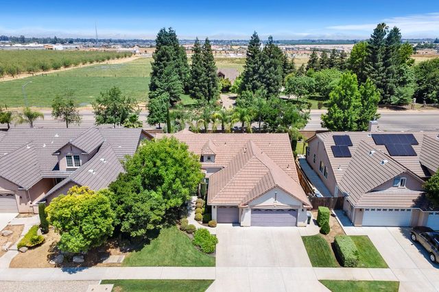 2549 Whiteash Avenue, Clovis, CA 93619
