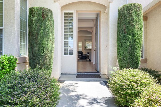 2549 Whiteash Avenue, Clovis, CA 93619