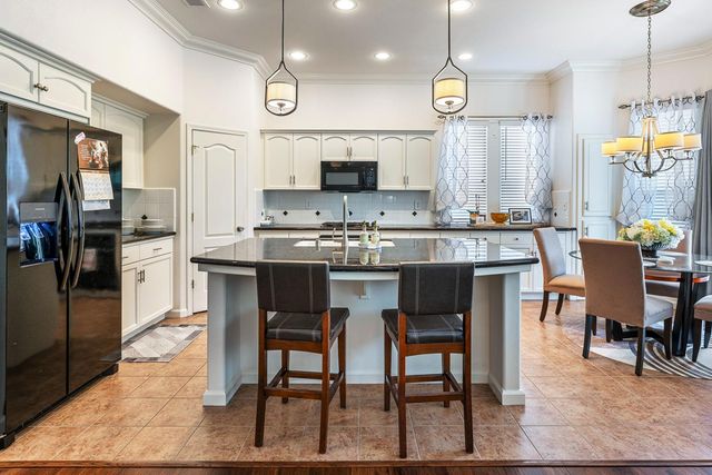 2549 Whiteash Avenue, Clovis, CA 93619