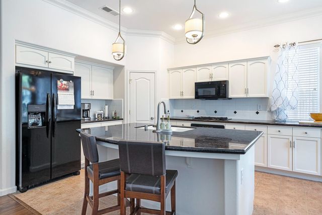 2549 Whiteash Avenue, Clovis, CA 93619