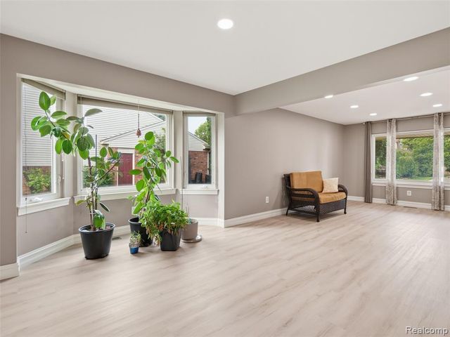 7020 Camelot Drive, Canton, MI 48187