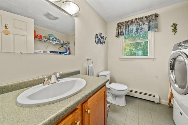 31 Emerald Dr, Lynn, MA 01904