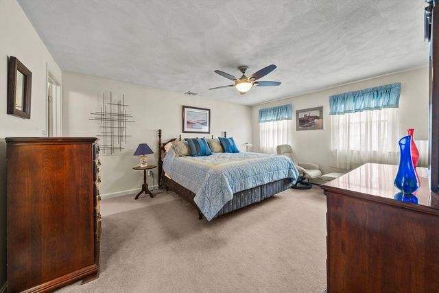 31 Emerald Dr, Lynn, MA 01904
