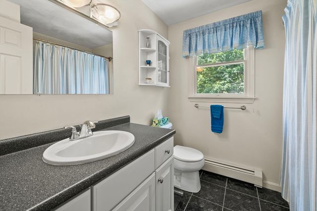 31 Emerald Dr, Lynn, MA 01904