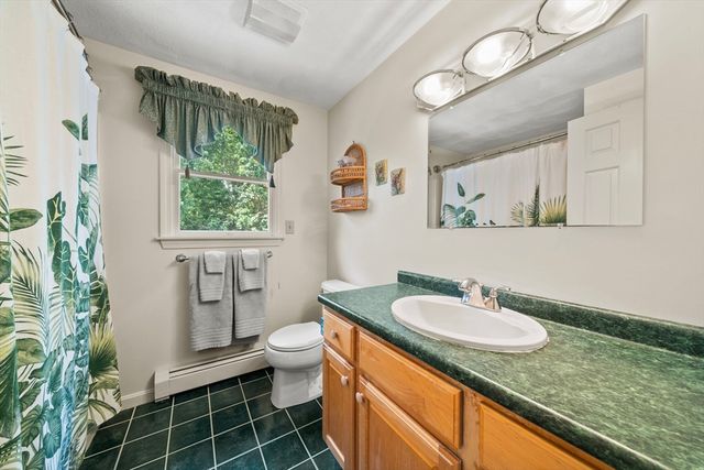 31 Emerald Dr, Lynn, MA 01904