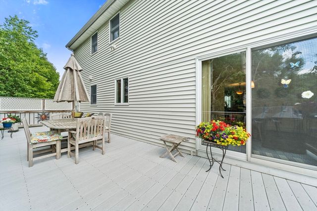 31 Emerald Dr, Lynn, MA 01904