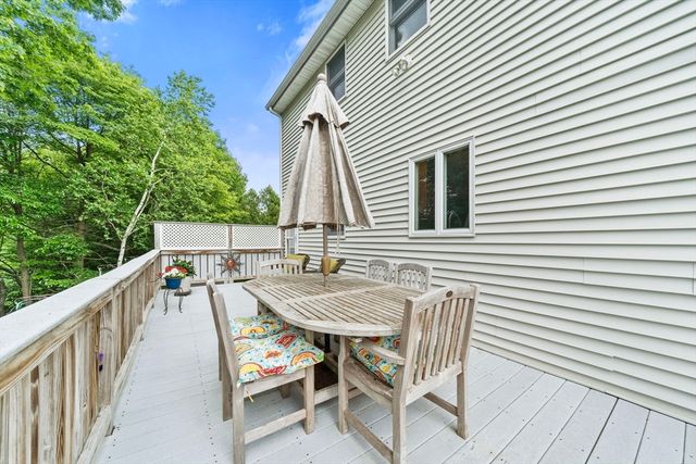 31 Emerald Dr, Lynn, MA 01904