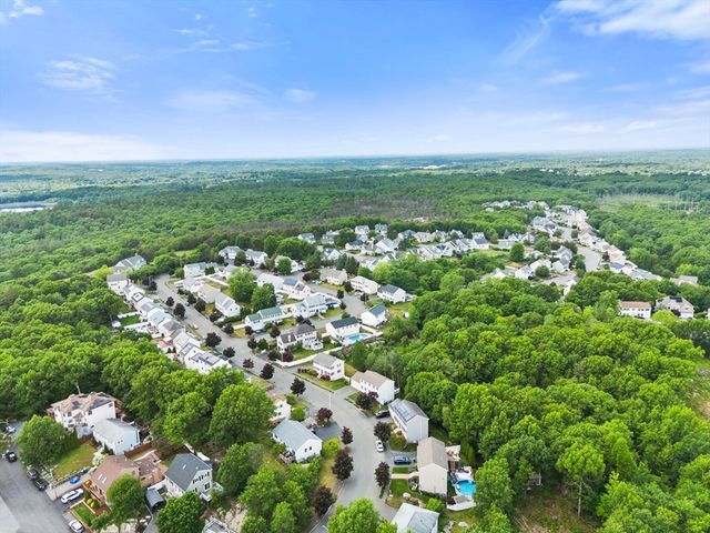 31 Emerald Dr, Lynn, MA 01904