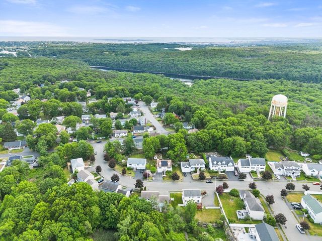 31 Emerald Dr, Lynn, MA 01904