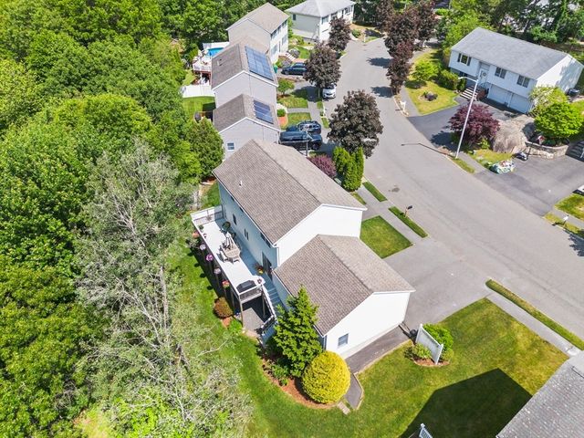 31 Emerald Dr, Lynn, MA 01904