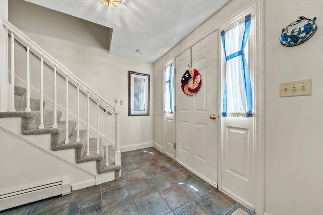 31 Emerald Dr, Lynn, MA 01904