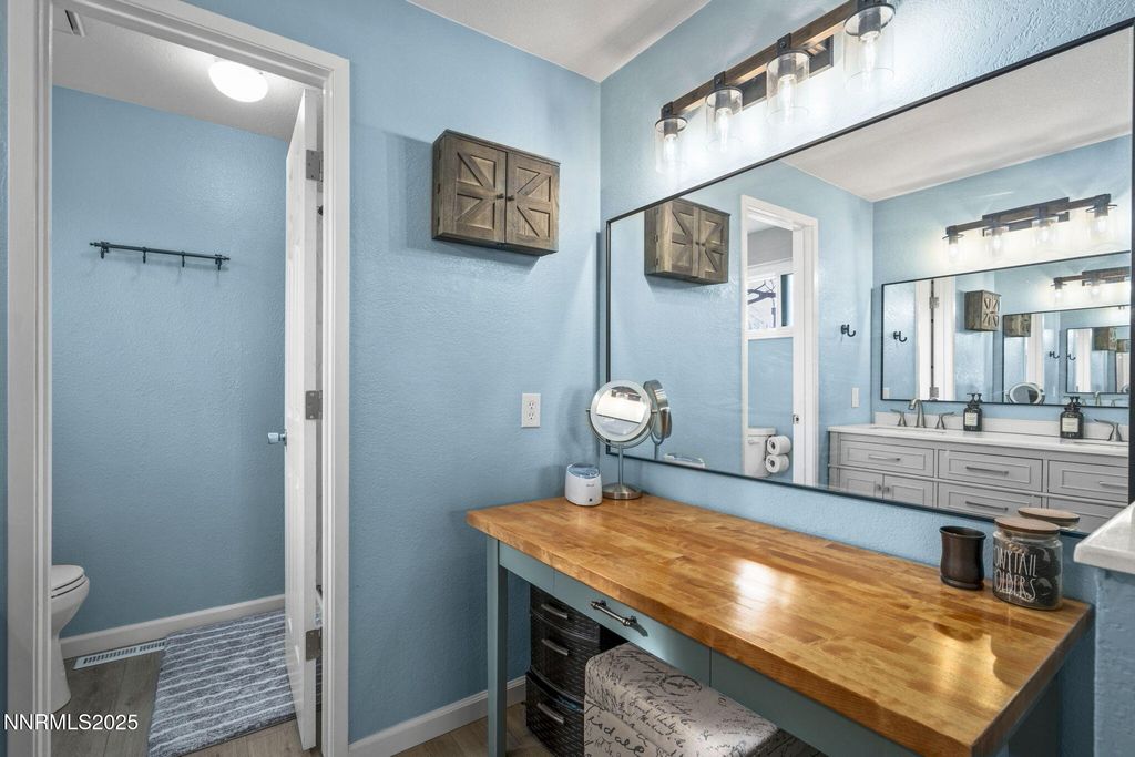 Image 20 of property listing at 1655 Sabatino Drive, Sparks, NV 89434