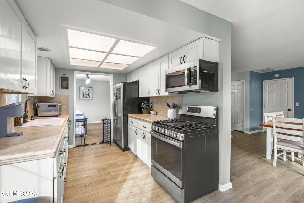 Image 9 of property listing at 1655 Sabatino Drive, Sparks, NV 89434