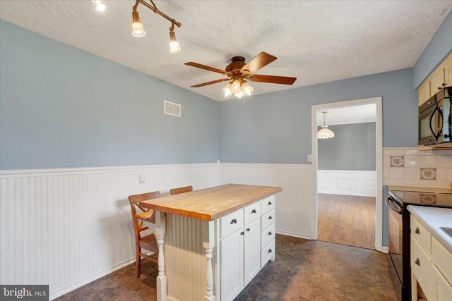 30 FOX RUN, York, PA 17403