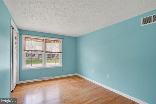 30 FOX RUN, York, PA 17403