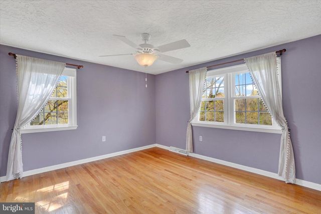 30 FOX RUN, York, PA 17403