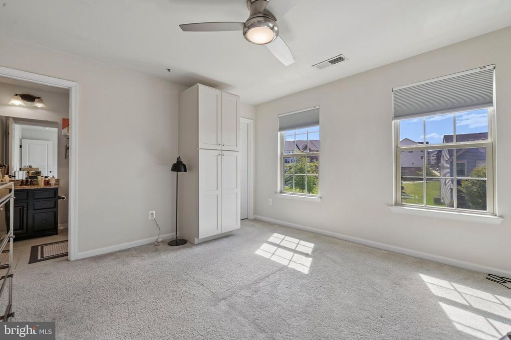 Image 37 of property listing at 10064 HUTZELL ST, Ijamsville, MD 21754