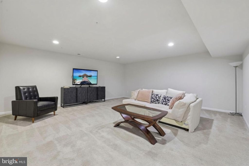 Image 41 of property listing at 10064 HUTZELL ST, Ijamsville, MD 21754