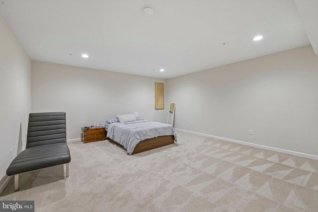 Image 48 of property listing at 10064 HUTZELL ST, Ijamsville, MD 21754