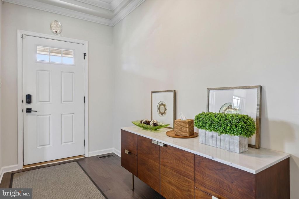 Image 5 of property listing at 10064 HUTZELL ST, Ijamsville, MD 21754