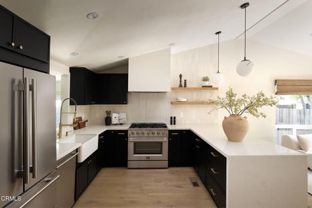 950 N Summit Avenue, Pasadena, CA 91103