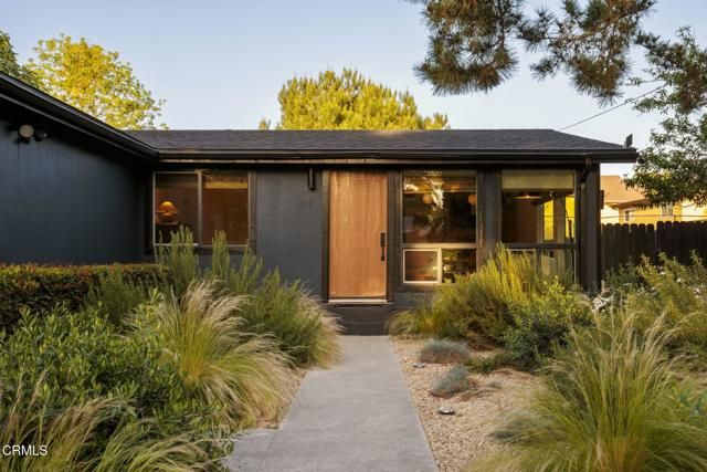 950 N Summit Avenue, Pasadena, CA 91103
