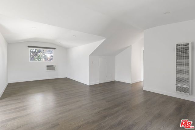 128 S Hoover Street, Los Angeles, CA 90004