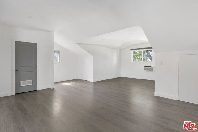 128 S Hoover Street, Los Angeles, CA 90004
