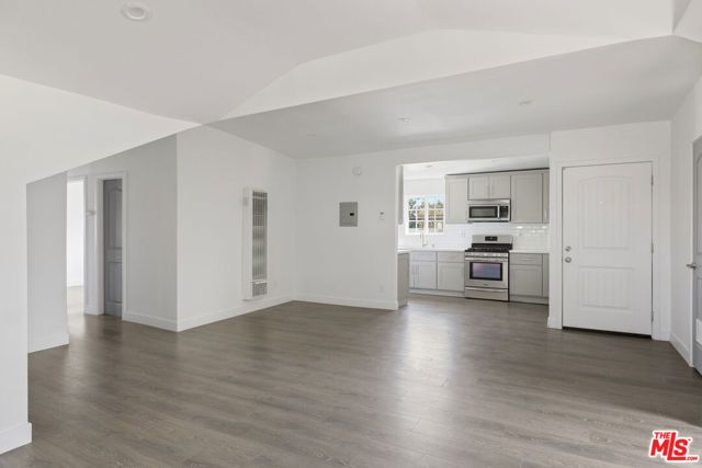 128 S Hoover Street, Los Angeles, CA 90004