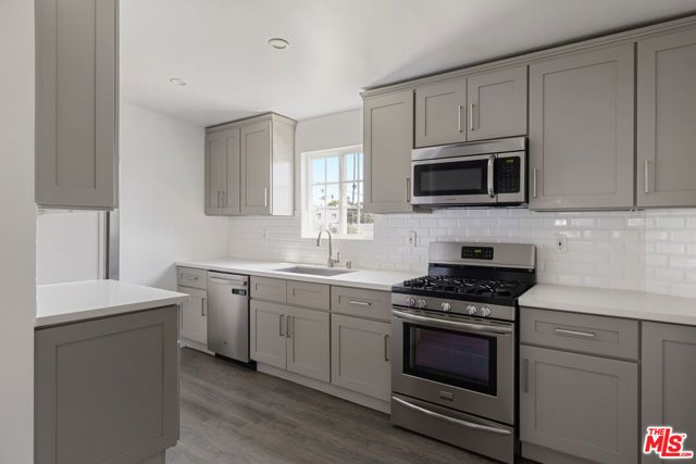 128 S Hoover Street, Los Angeles, CA 90004