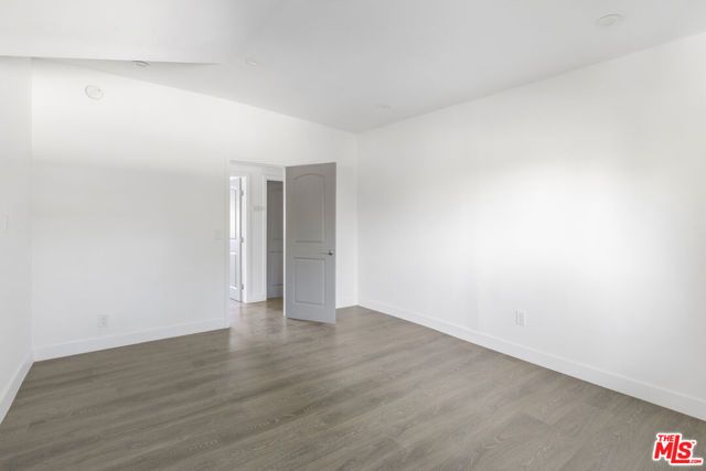 128 S Hoover Street, Los Angeles, CA 90004
