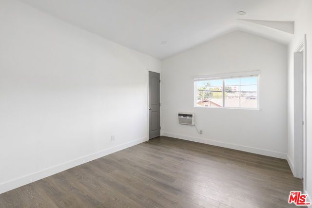 128 S Hoover Street, Los Angeles, CA 90004