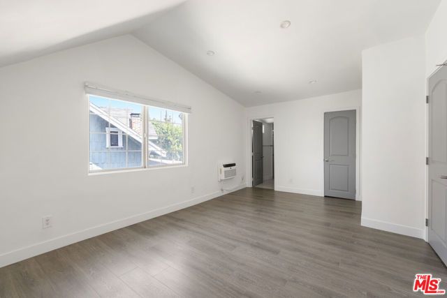 128 S Hoover Street, Los Angeles, CA 90004