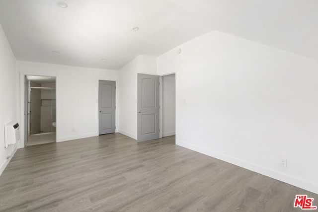 128 S Hoover Street, Los Angeles, CA 90004