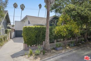 128 S Hoover Street, Los Angeles, CA 90004