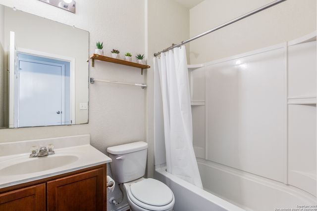 7702 Paraiso Hvn, Boerne, TX 78015